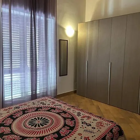 Appartamento Luminoso Con Grande Terrazza